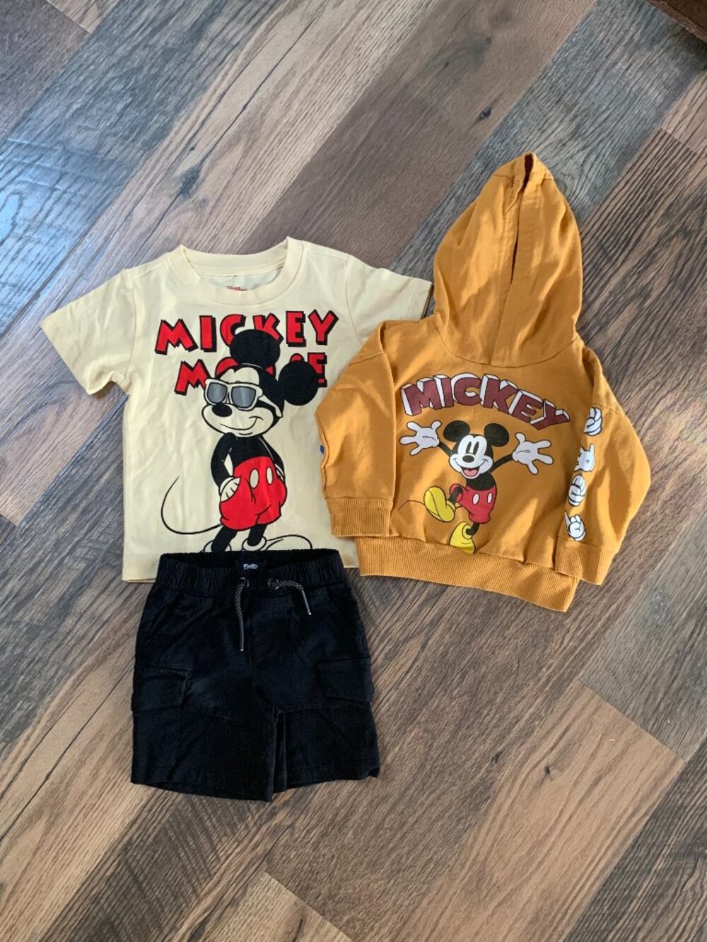 Boys size 2T Mickey Mouse Hoodie--NWT Disney T-shirt--Public Black Short Outfit